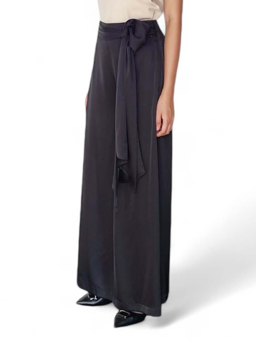 Demure pants