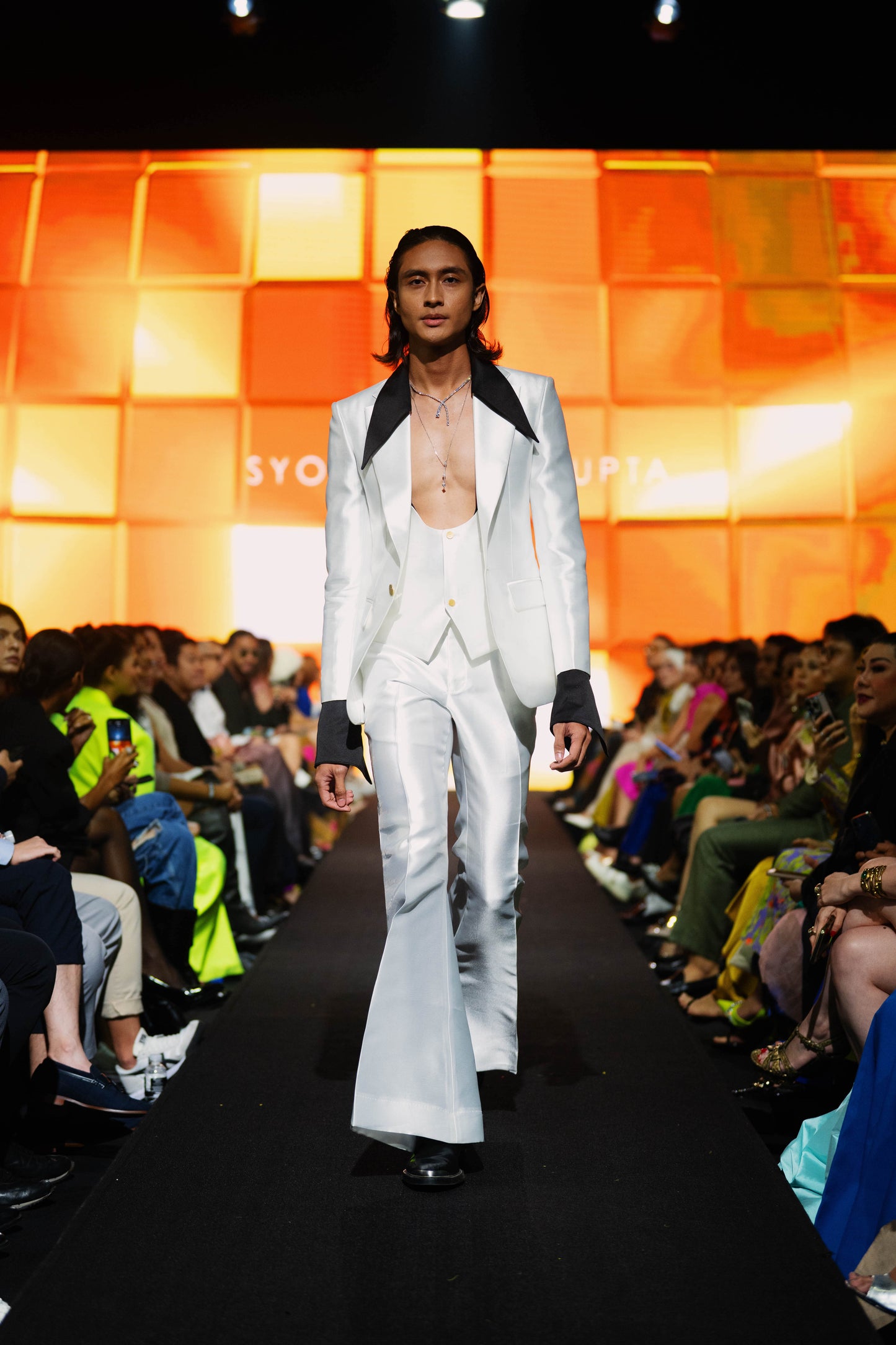 JOHN TRAVOLTA 3PC SUIT & SHIRT